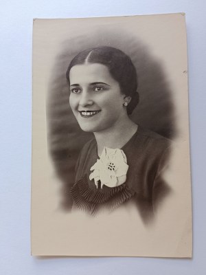 PRE-WAR PHOTO, WOMAN