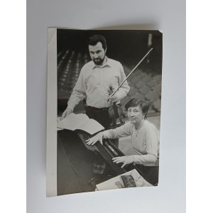 PHOTO PIANIST BELLA DAWIDOVICH, VIOLINIST DIMITR SITKOVETSKY, PIANO, PIANO, VIOLIN, 1989