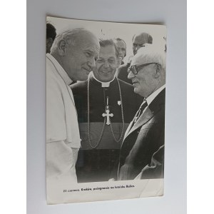 PHOTO POPE JAN PAWEŁ II, PAPAL VISIT TO POLAND, HOLY FATHER'S PILGRIMAGE TO THE COUNTRY, KRAKOW FAREWELL AT BALICE AIRPORT
