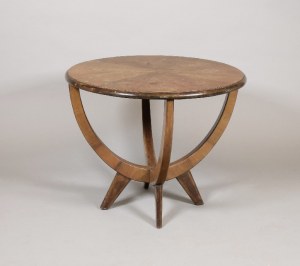 Table model 682/A