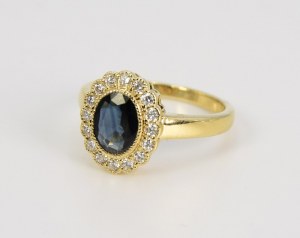 Ring with sapphire