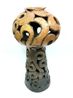 Durchbrochener Keramik-Kerzenhalter für eine Kerze, entworfen von Jerzy Sacha (?), 1970er Jahre, Polen.