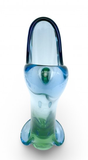 Vase en verre à pétales. Conçu par Emanuel Baranek. Verrerie de Skrdlovice. 1959, Tchécoslovaquie.