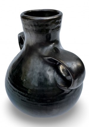 Keramická váza s ušami. Navrhol Stefan Bławut. Družstvo Tomaszów Mazowiecki, 70. roky 20. storočia, Poľsko.