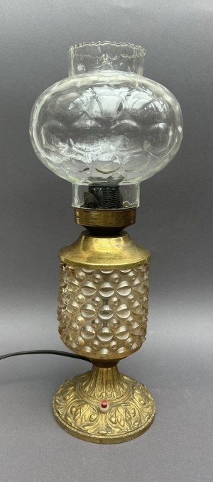 Tischlampe mit Messing- und Kristallkern. Mitte des 20. Jahrhunderts. Jh. Europa.