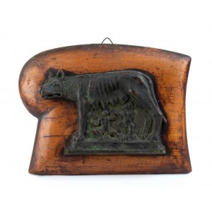 Bronzenes Flachrelief mit der Darstellung der kapitolinischen Wölfin