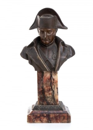 Bronzebüste von Napoleon I. auf einem Marmorsockel