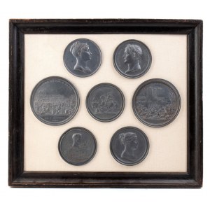 7 zarámovaných medailónov rôznych tvarov