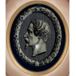 Oválny portrét Napoleona III. vytlačený na tkanine, v dobovom ráme