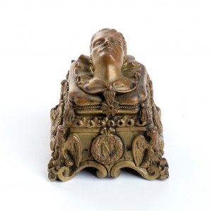 calamaio con maschera funeraria dell'imperatore in bronzo