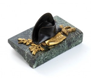 Napoleon's hat and trophy paperweight, green marble base
