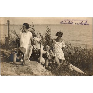 1924 Balatonkenese, júliusi nyaralás, spiaggia. foto