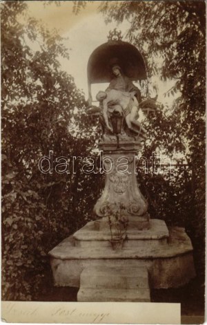 1913 Izsák, Mária szobor az Uzovics parkban. zdjęcie (fl)