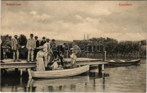Keszthely, Balaton-part, csónakázók. Mérei Ignác 642. 1909. (EK)