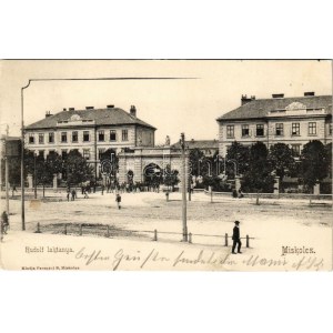 1905 Miskolc, Rudolf laktanya, K.u.K. katonák. Ferenczi B. kiadása (kis szakadás / malá slza)