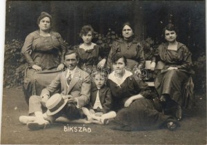 Bikszádfürdő, Baile Bicsad, Bixad; csoportkép / skupinová fotografie (11,7 cm x 8,5 cm) (vágott / cut)