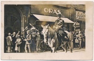 1940 Nagyvárad, Oradea; bevonulás, Horthy Miklós fehér lovon, Orás üzlet / entry of the Hungarian troops, shops. photo ...