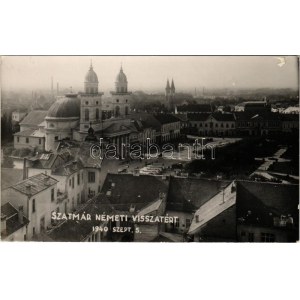 1940 Szatmárnémeti, Satu Mare ; bevonulás, Fő tér autóbuszokkal / entrée des troupes hongroises, autobus. photo + ...