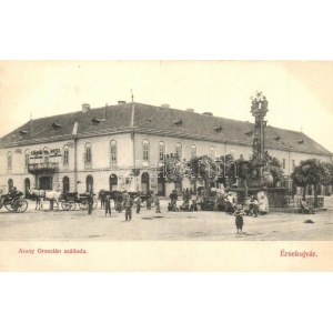 1911 Érsekújvár, Nové Zamky ; Arany Oroszlán szálloda, Szentháromság szobor, lovashintók. Adler József kiadása / hôtel...