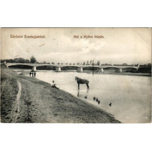 1911 Érsekújvár, Nové Zámky; Híd a Nyitra folyón. Adler József kiadása / Brücke über den Fluss Nitra (EB...