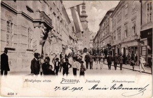 1902 Pozsony, Pressburg, Bratislava; Mihálykapu utca, üzletek, címeres magyar zászló / Michaelerthorgasse / Straße...