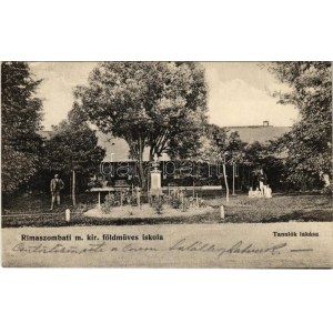 1914 Rimaszombat, Rimavská Sobota; M. kir. földműves iskola, tanulók lakása. Lévai Izsó kiadása / Bauernschule...