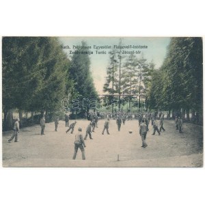 1917 Znióváralja, Klastor pod Znievom (Turóc); Kath. Patrónka Egyesület fiúnevelő intézete, játszó tér, foci meccs...