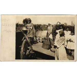 1904 Visk, Várhegy-gyógyfürdő, Vyshkovo (Máramaros); szőlő szüret / vinobraní. foto