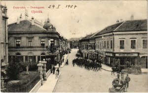 1907 Újvidék, Novi Sad; Duna utca, Ivkovits Milan, Dietzgem Söhne üzlete, vonuló katonák / ulica, sklepy...