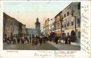 1900 Vöcklabruck, Oberer Stadtplatz / place, magasins (petite déchirure)