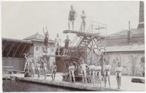 1912 Wien, Viedeň, Bécs; mužský plavecký tím na kúpalisku. Franz Prohaska (EK)
