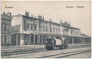 Rzeszów, Dworzec / Bahnhof / vasútállomás / železničná stanica, motorový vlak, lokomotíva (EK)