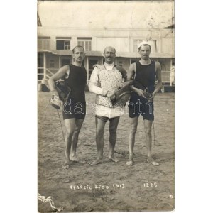 1913 Venezia, Venice; Lido / fencers on the beach. Engel photo (EK)
