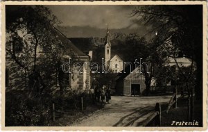 1941 Trstenik, Kranj, ulica, kostol. Foto F. Jung, foto (fl)