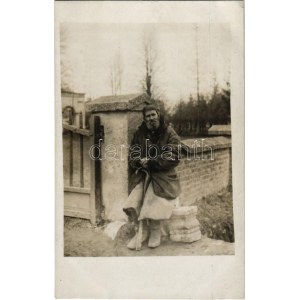 1917 Pidhirtsi, Podhorce; pénzbeszedő, első világháborús koldus / WWI beggar. foto (EK)