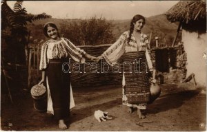 1924 Román népviselet / Romanian folklore. Colectia A. Bellu. Editura 