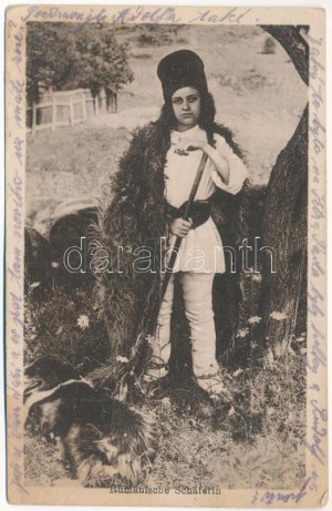 1916 Rumänische Schäferin / Román folklór, juhász asszony / Rumänische Folklore, Schafhirtin (ázott sarkak ...