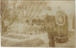 1916 Ruse, Russe, Rustchuk; Osztrák-magyar haditengerészeti temetés, matrózok sorfala / K.u.k. Kriegsmarine / Austro...