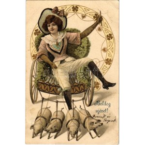 1907 Boldog Újévet ! / Carte postale de vœux pour le Nouvel An avec une dame sur une calèche tirée par un cochon. Art nouveau, floral, litho ...
