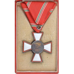 1947. Magyar Köztársasági Érdemrend kiskeresztje, polgári tagozat zománcozott kitüntetés mellszalagon, eredeti...
