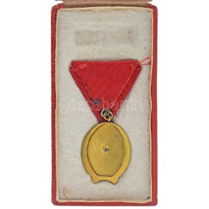 1954. A Magyar Munka Érdemrend arany fokozata aranyozott, zománcozott bronz kitüntetés mellszalagon, eredeti...