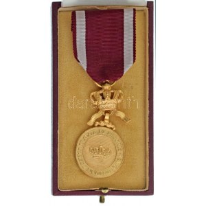 Belgien ~1900. A Koronarend Bátorsági Medálja, I. osztály aranyozott kitüntetés eredeti mellszalaggal...