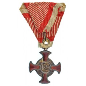 1869-1916. Koronás Ezüst Érdemkereszt karikán jelzett Ag kitüntetés mellszalag nélkül...