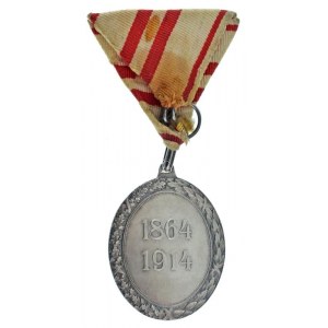 1914. A Vörös Kereszt Ezüst Díszérme hadidíszítménnyel zománcozott Ag kitüntetés, fémjel a peremen, mellszalaggal T...
