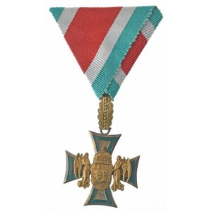 1923. I. Osztályú Tiszti Szolgálati Jel aranyozott bronz kitüntetés eredeti mellszalaggal T:AU,XF / Hungary 1923. ...