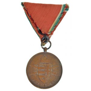 1939. Magyar Bronz Vitézségi Érem bronz kitüntetés mellszalaggal T:XF ph, kis patina / Ungarn 1939. ...