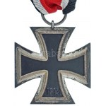 Német Harmadik. Birodalom 1939. II. Osztályú Vaskereszt kitüntetés, eredeti szalagon, karikán 60 gyártói jelzéssel ...