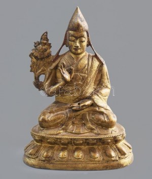 Tsongkhapa. Nepál, XX. sz. eleje, aranyozott bronz, hiányos, m: 10 cm