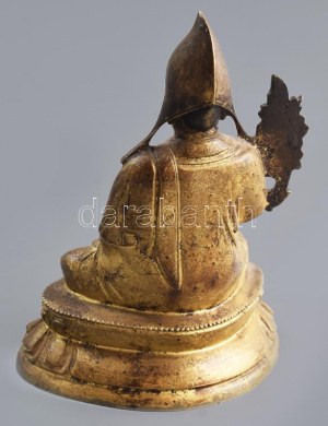 Tsongkhapa. Nepál, XX. sz. eleje, aranyozott bronz, hiányos, m: 10 cm