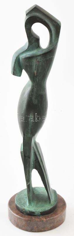 Alexander Archipenko (1887 - 1964): Fésülködő nő. Patinázott bronz, 1915-ös eredeti datálással, vélhetően későbbi öntés...